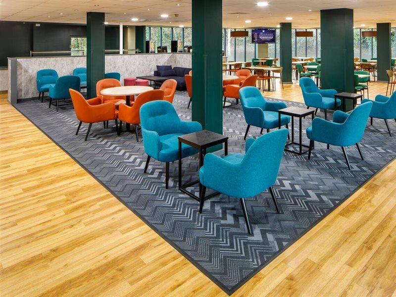Ibis Budget London Heathrow T5 Слау Экстерьер фото