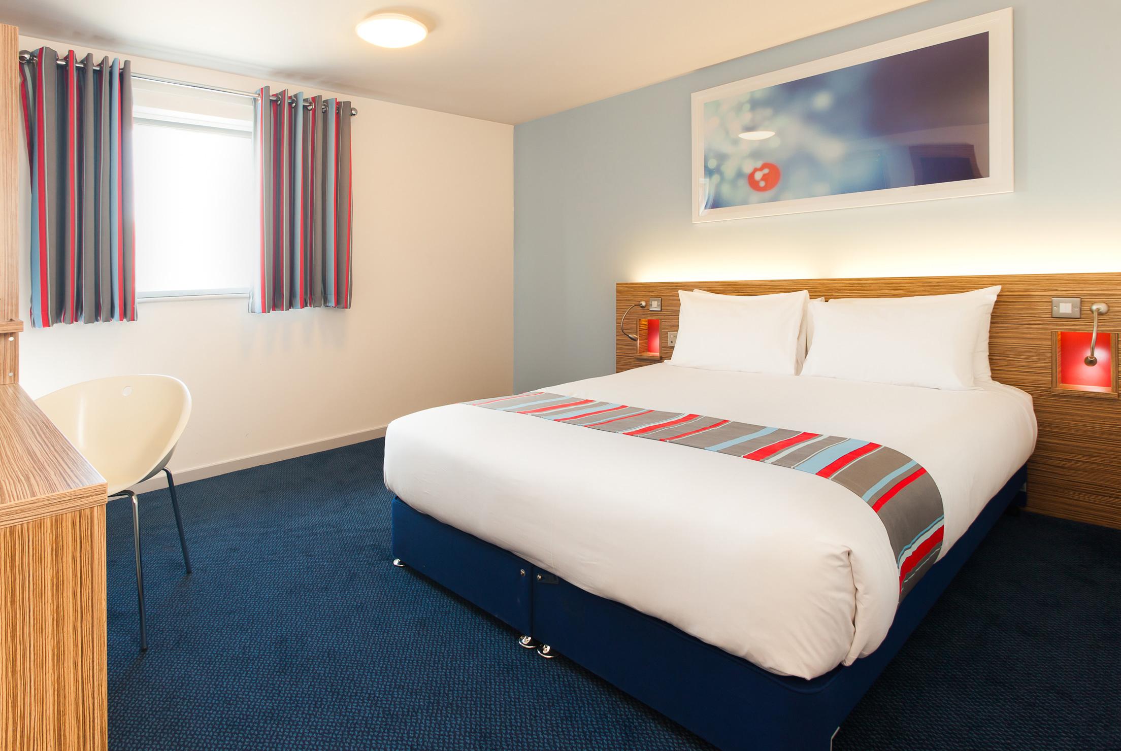 Ibis Budget London Heathrow T5 Слау Экстерьер фото