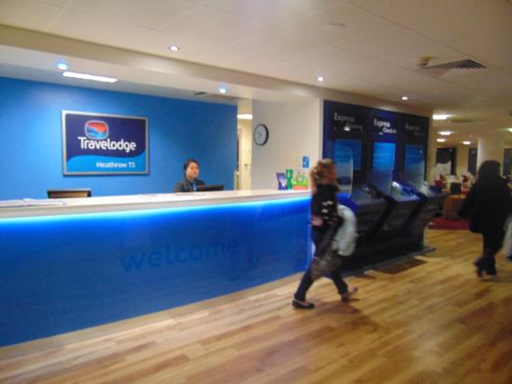 Ibis Budget London Heathrow T5 Слау Экстерьер фото